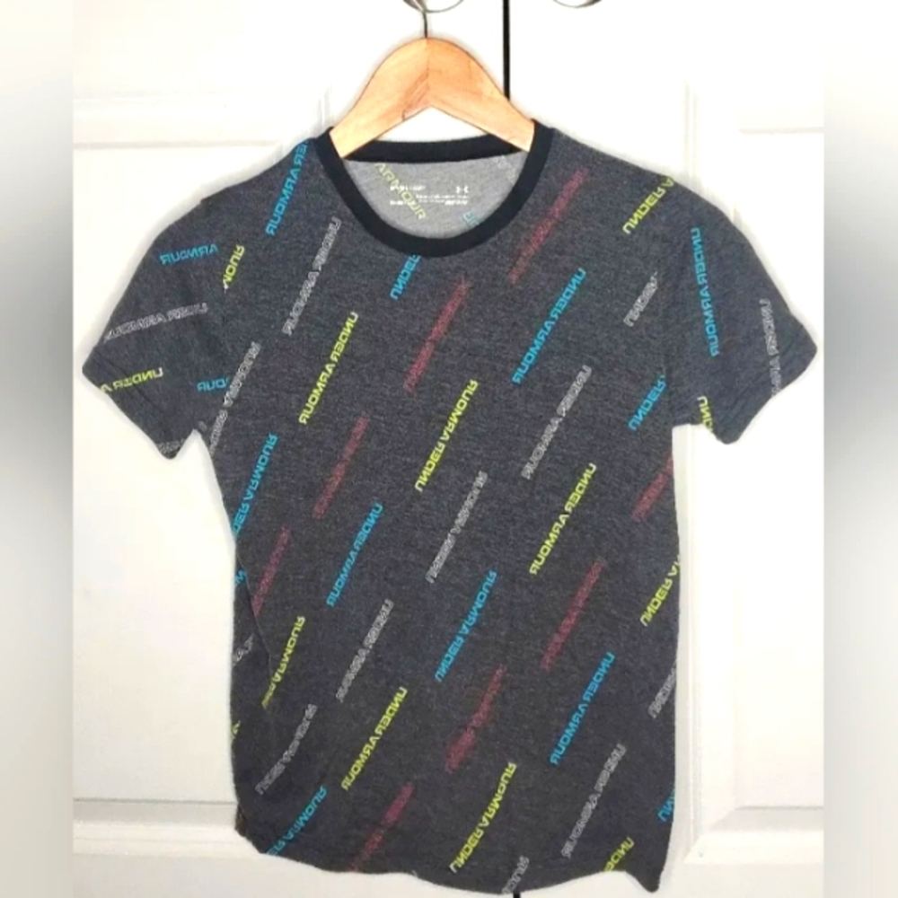 Boys Under Armour Short Sleeve Shirt size Youth Medium